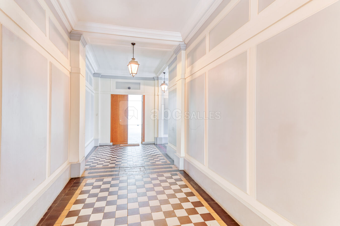 Accès hall d'entrée