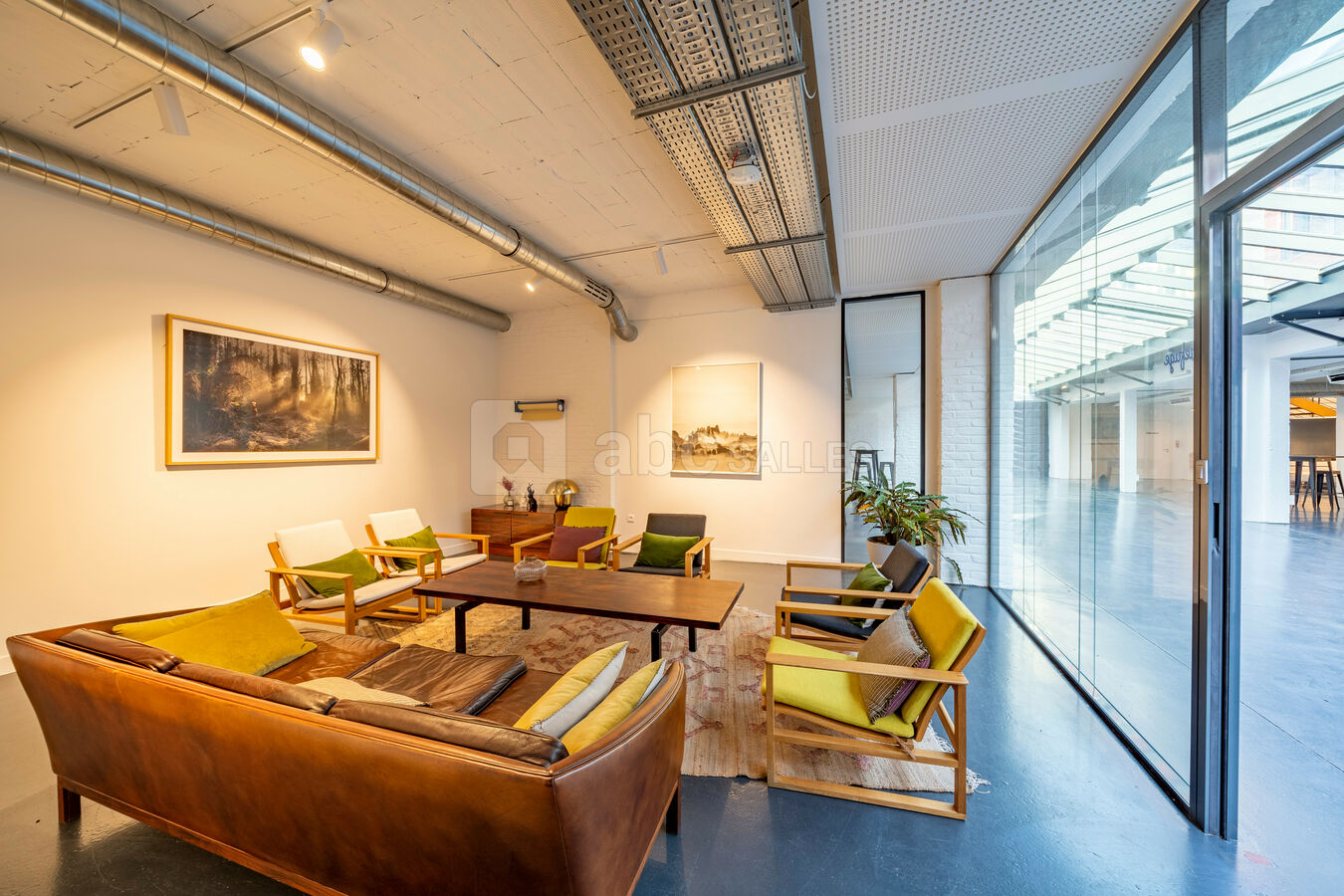 Espace intimiste aux cloisons vitrées