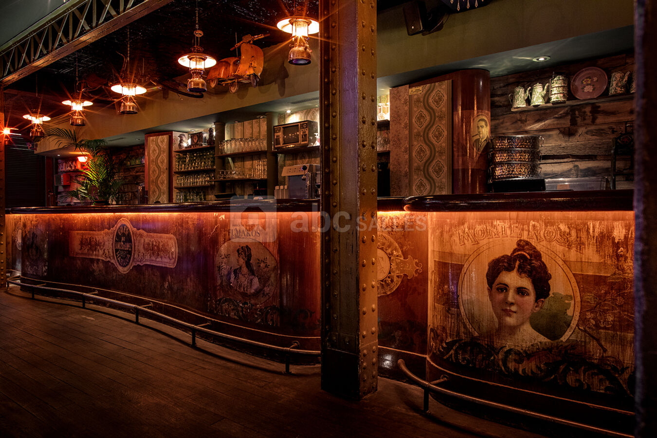 LE COMPTOIR (2EME ETAGE)