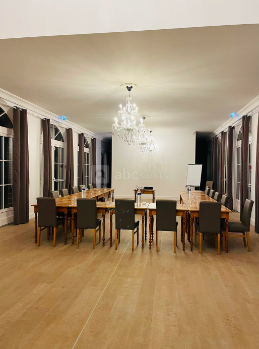 Salle de réunion - tables en U... (RDC orangerie)
