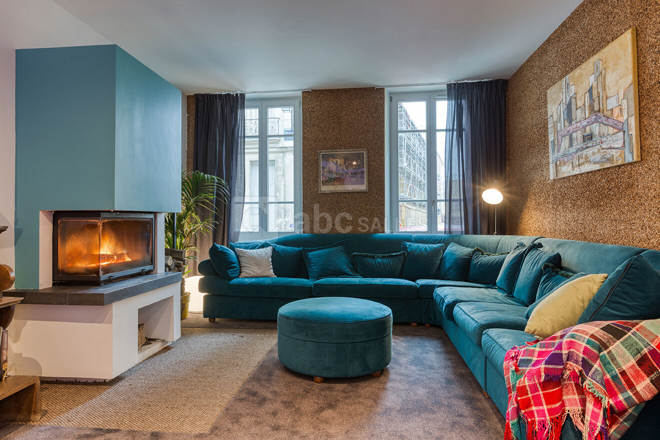 Salon avec cheminée