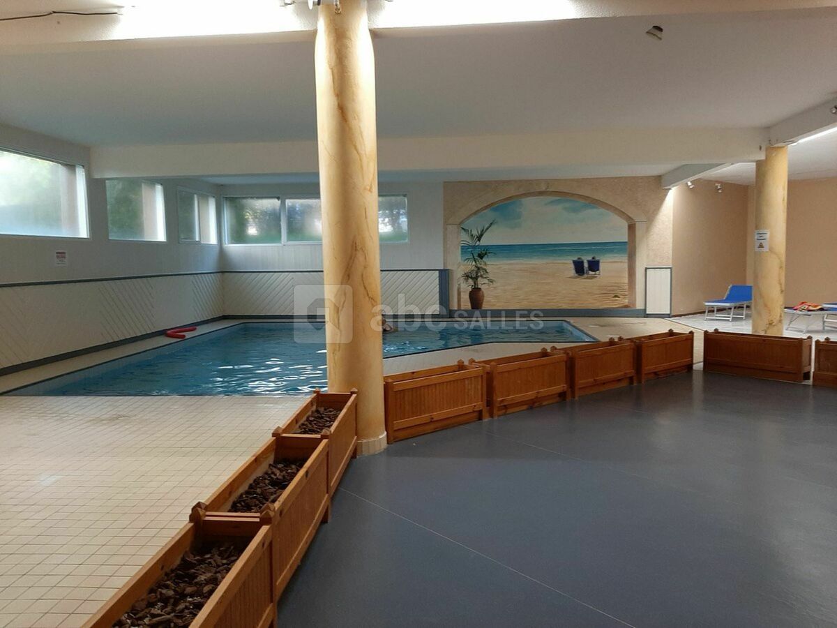 Piscine intérieure
