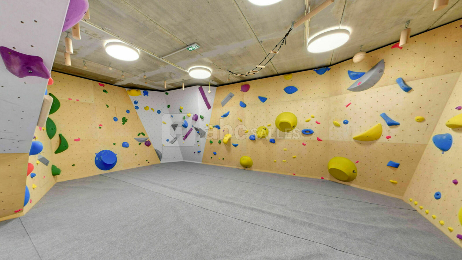 Espace escalade débutants (sous-sol)
