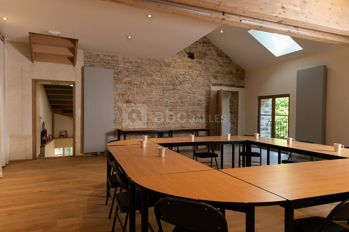 Spiranthe - Une salle de bois et de pierres pour vos séminaires - © Gilles Pincemaille