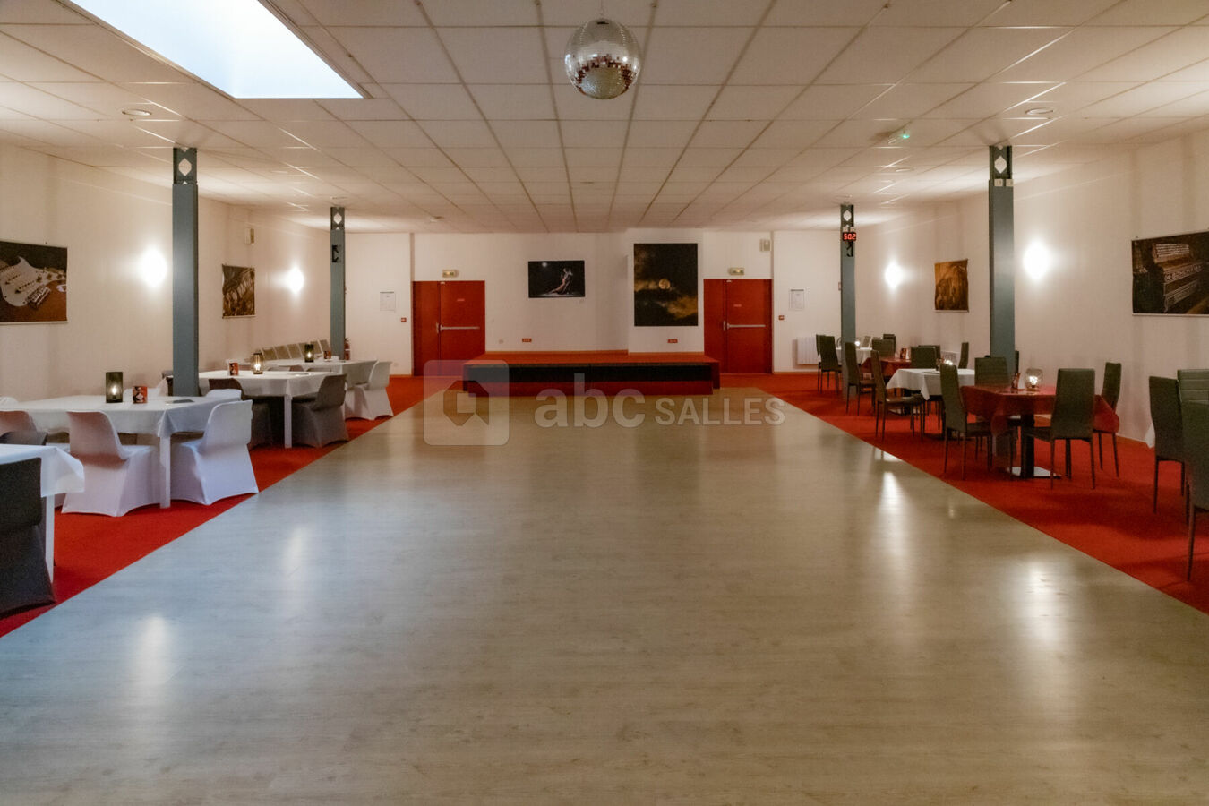 Scène et piste de danse