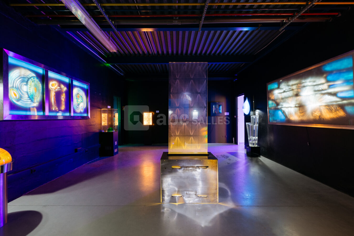 Grande salle noir cinétique