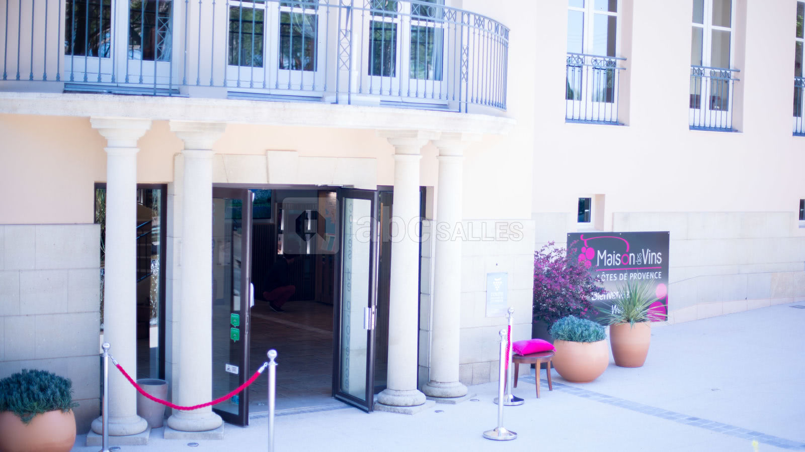 Entrée de la Maison des vins