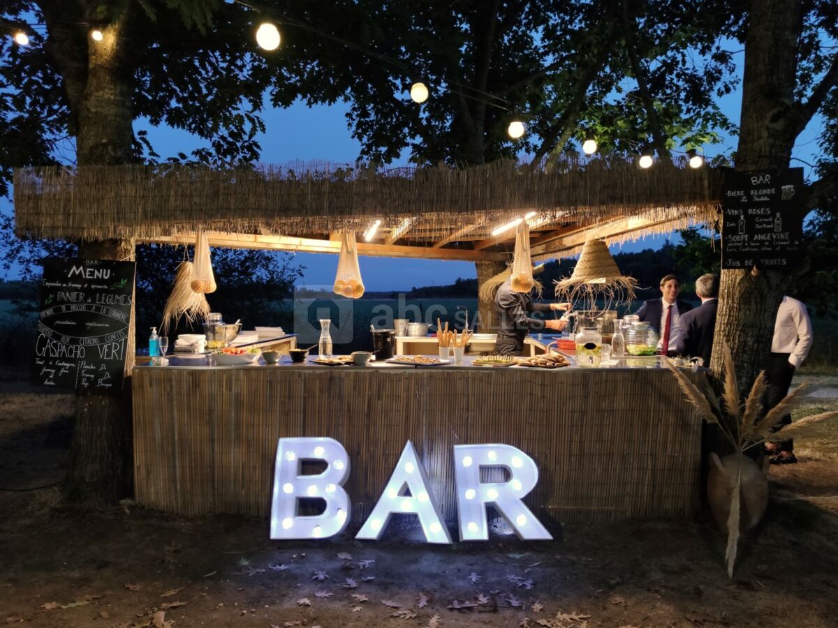 La paillote en fin de vin d'honneur