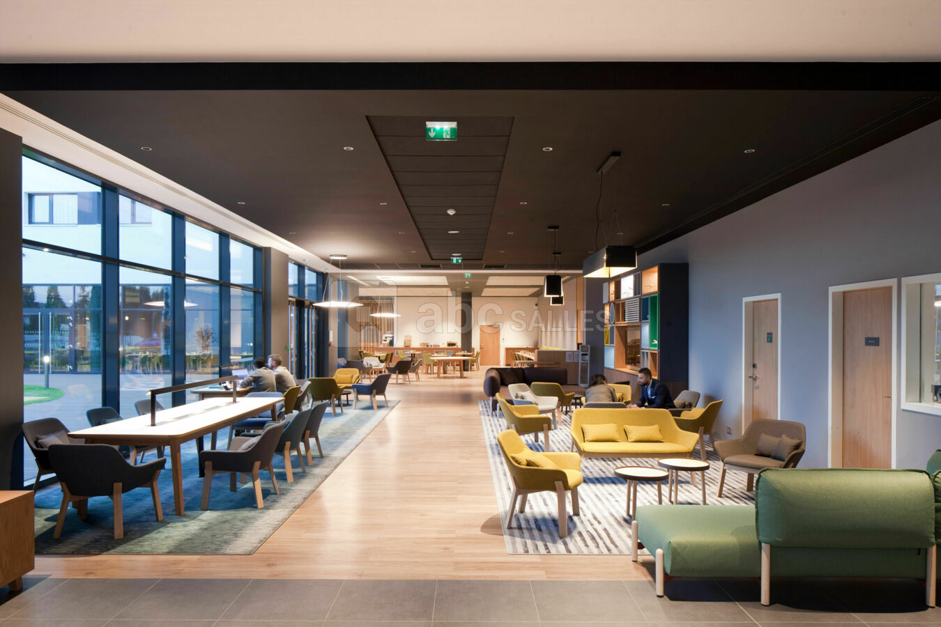 Lobby - Holiday Inn Paris CDG Airport