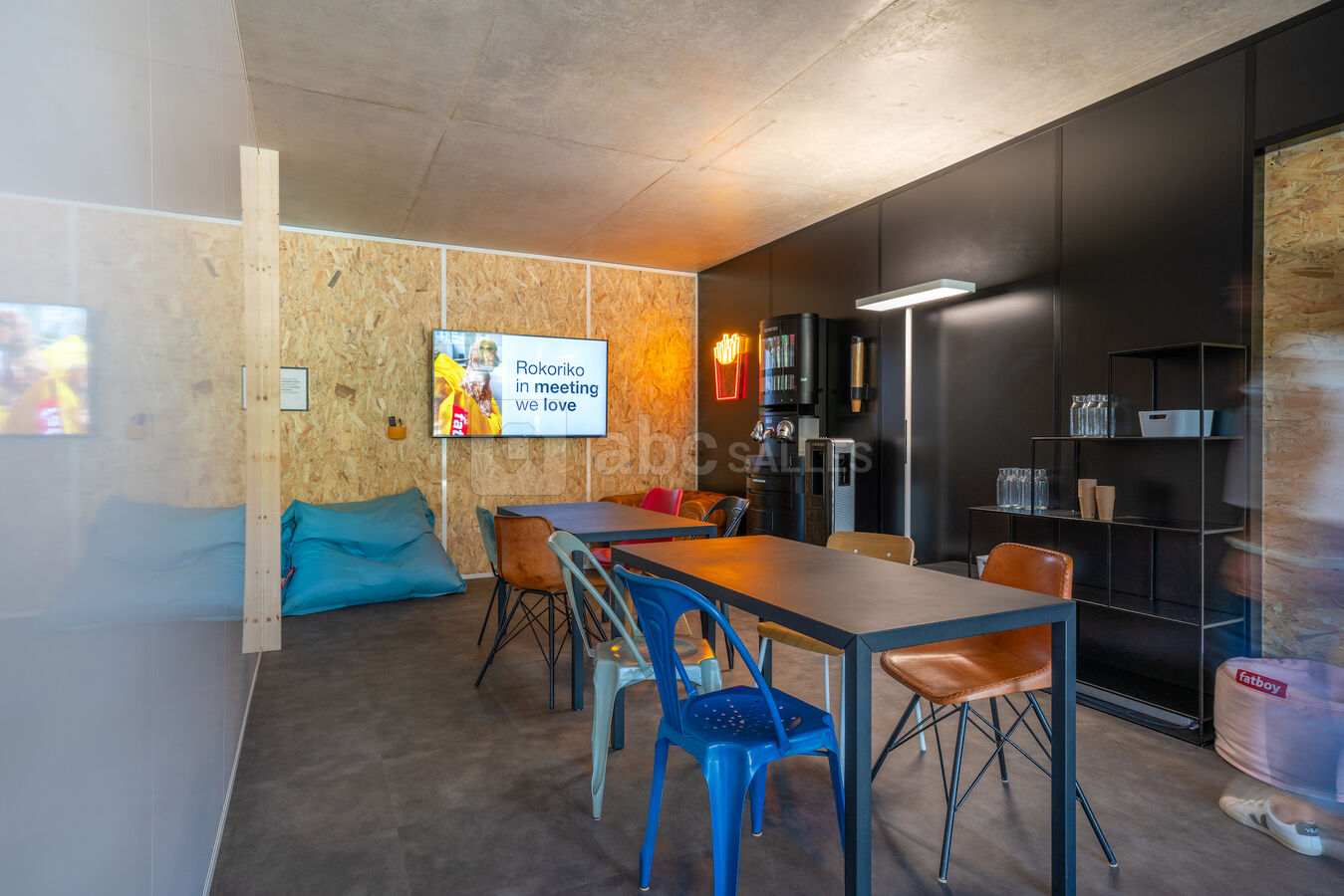 Rokoriko Basic - salle de réunion Lyon - espace café