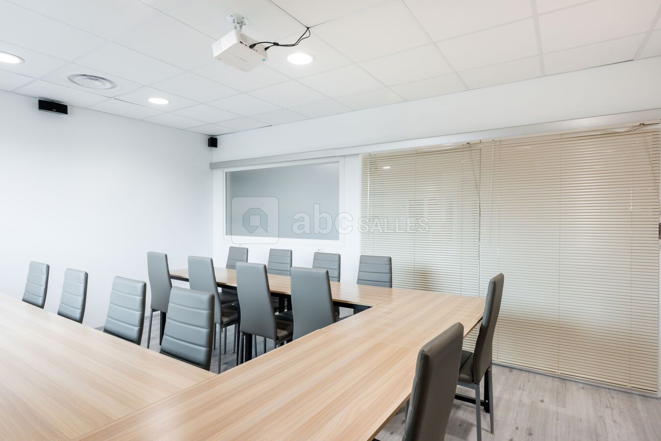 Salle de réunion isolée