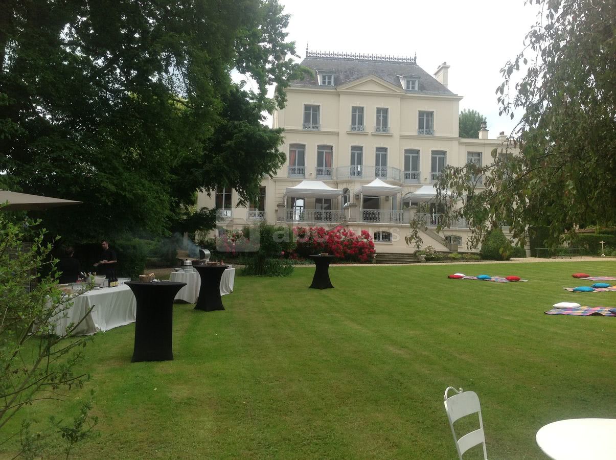 Garden partry avec tentes sur terrasses