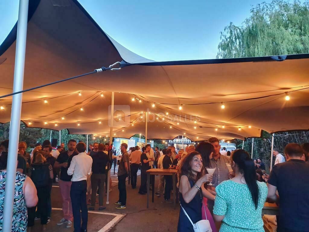 Chapiteau Parking Capacité max 300 Personnes