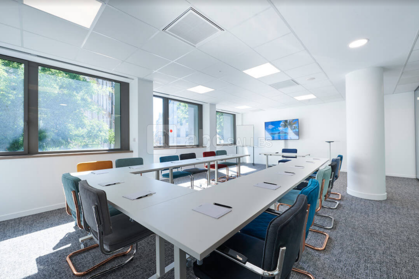 SALLE 104