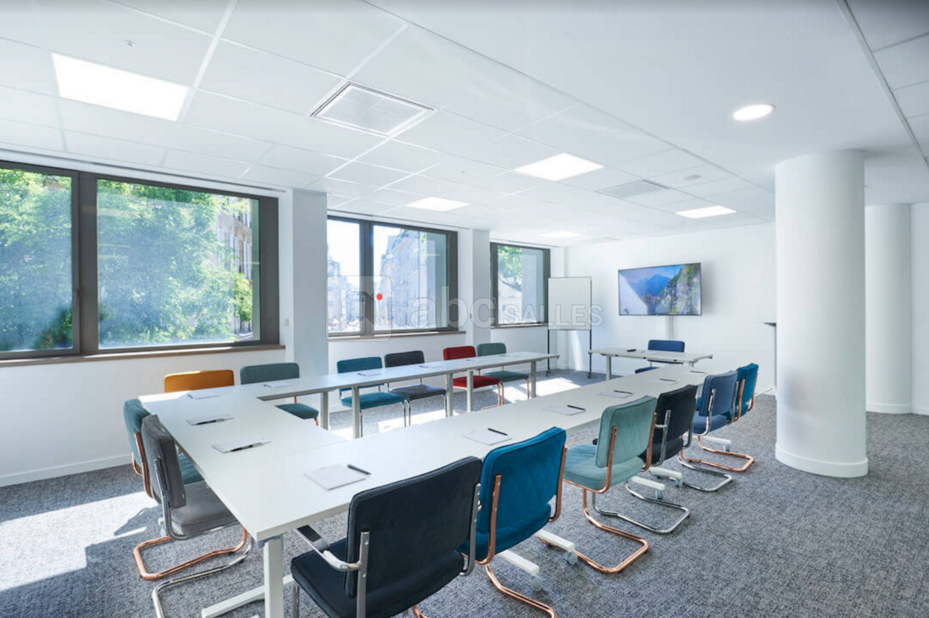 SALLE 104