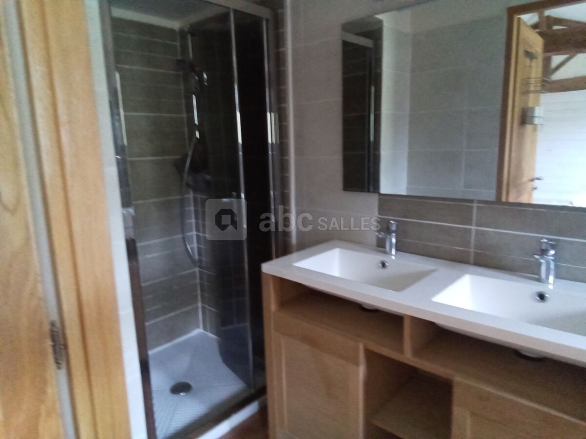Salle de bain chambre 4