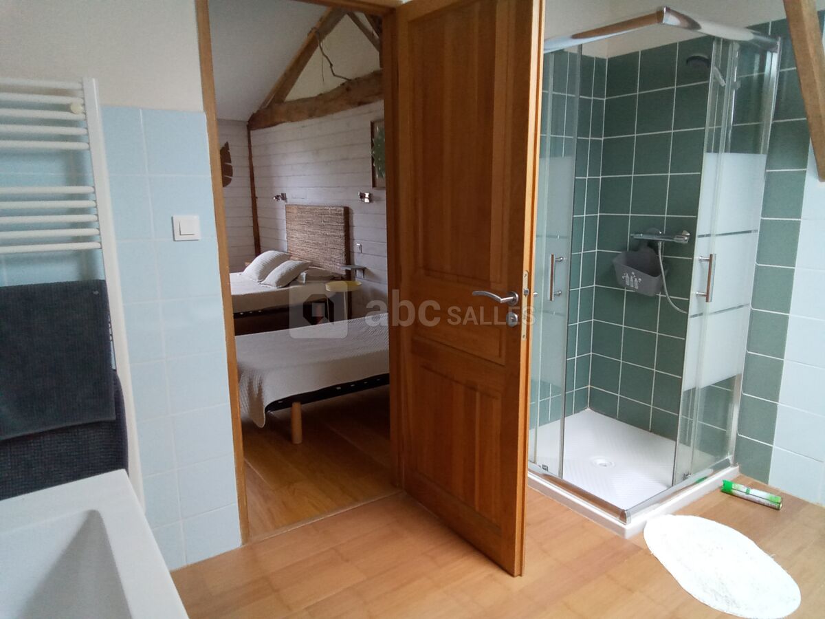 Salle de bains chambre 5