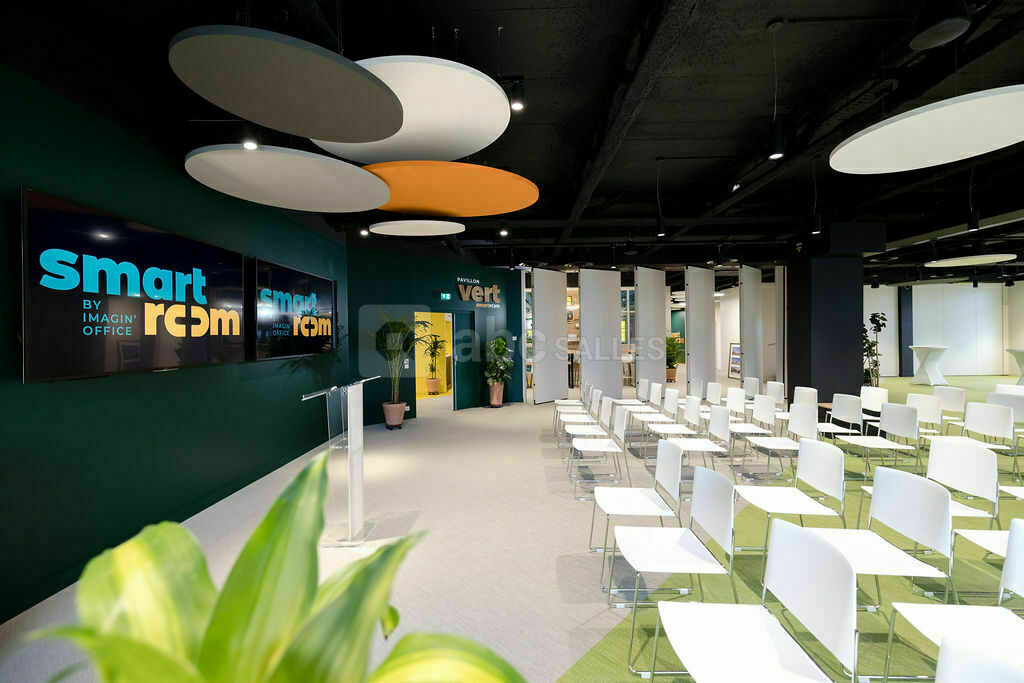 Le Pavillon Vert en format conférence avec chaises, vue latérale