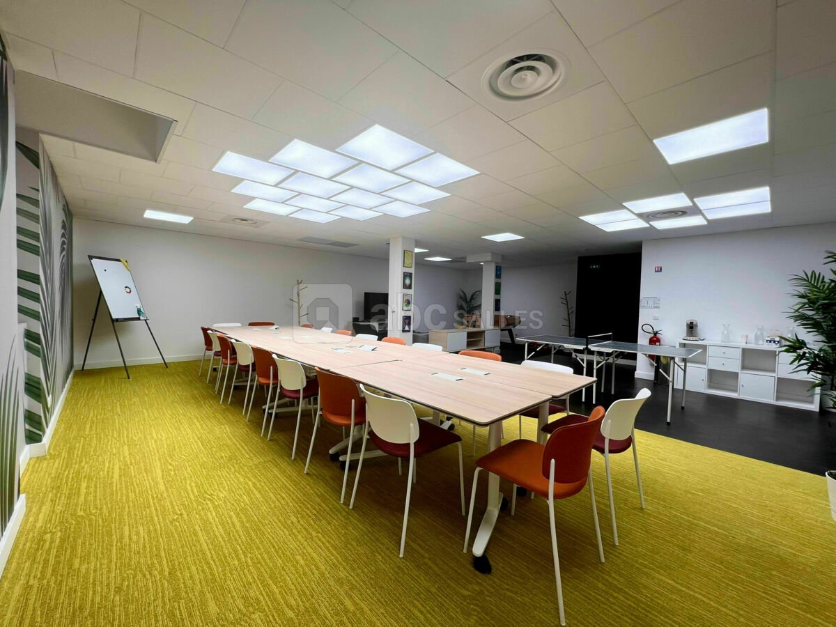 Salle de réunion grande capacité
