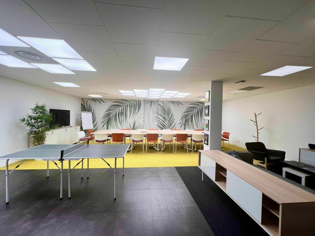 Salle de réunion grande capacité 80m2