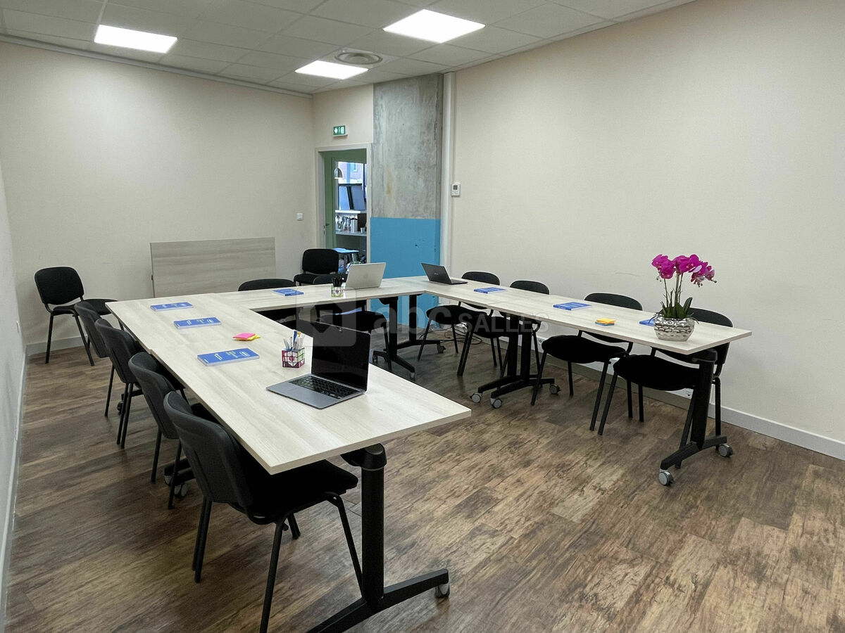 Salle de réunion format U
