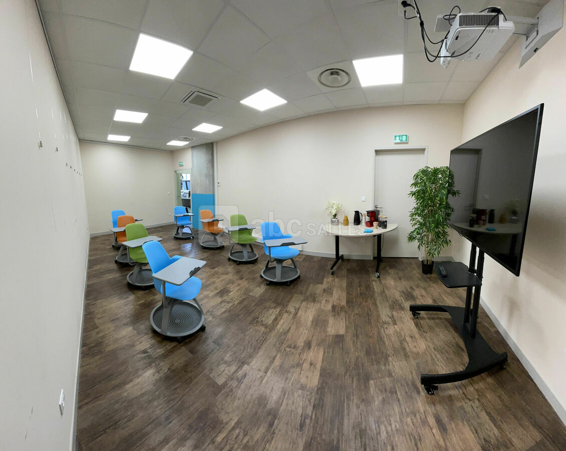 Salle de réunion format bureaux individuels