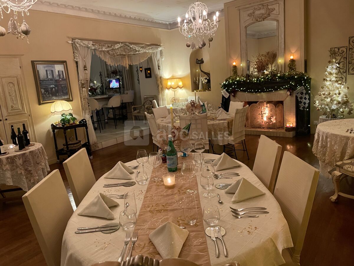 Salon Table Configuration