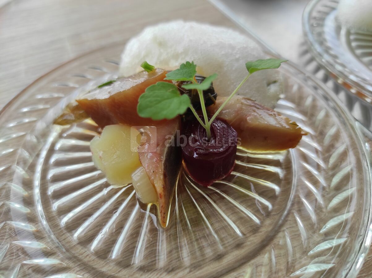 Tapas Hareng pomme à l'huile betterave écume de pomme
