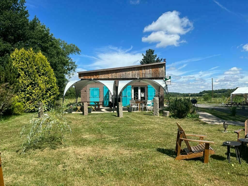 La guinguette vue de l'extérieur
