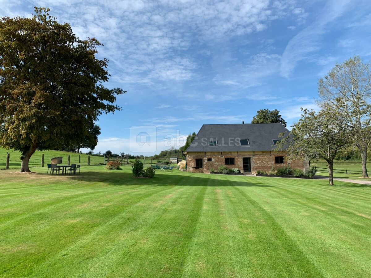 Grand jardin avec vue imprenable sur les prairies