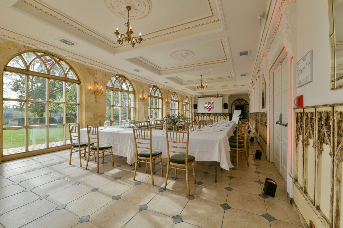 U dans l'orangerie