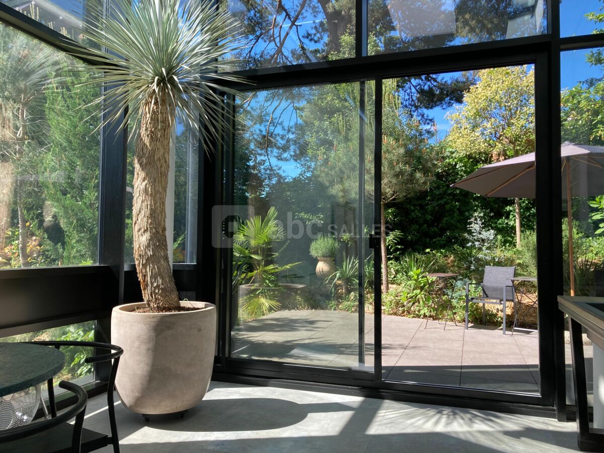 Vers la terrasse arrière