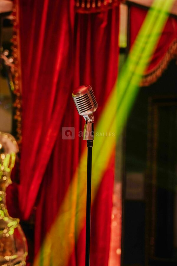 Système micro, vidéo, son et lumière complet