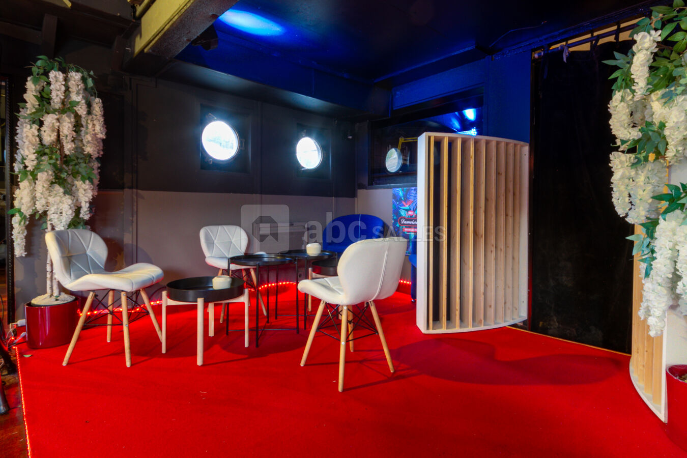 Salle pont inférieur carré VIP