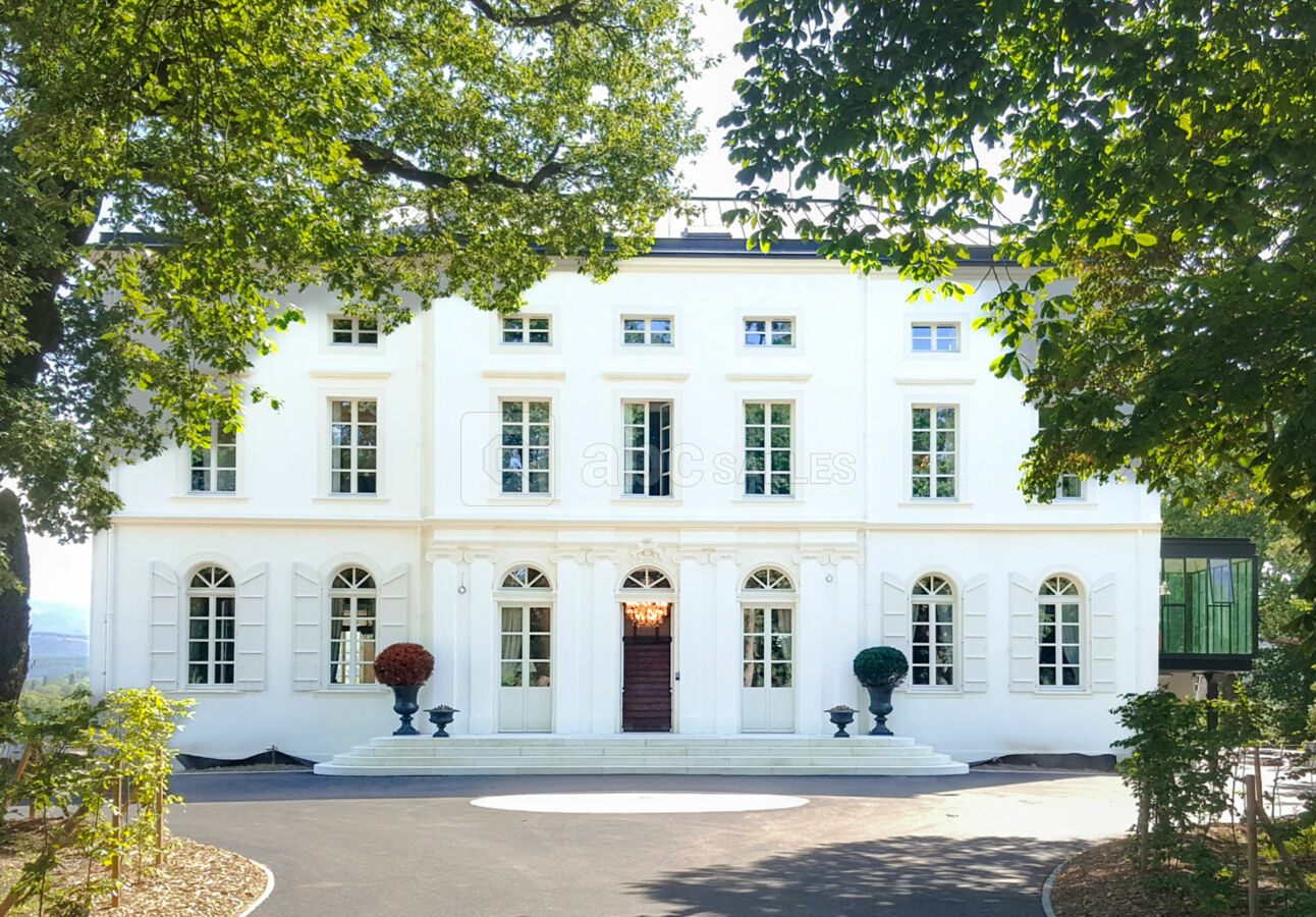 Façade du Château de Longpré