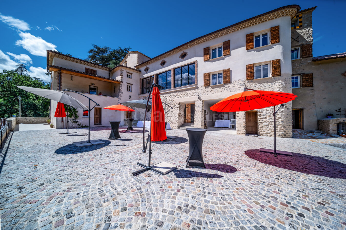 Cour principale