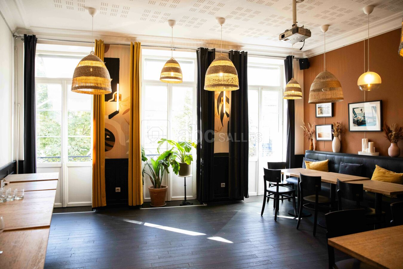 SALLE DE DROITE