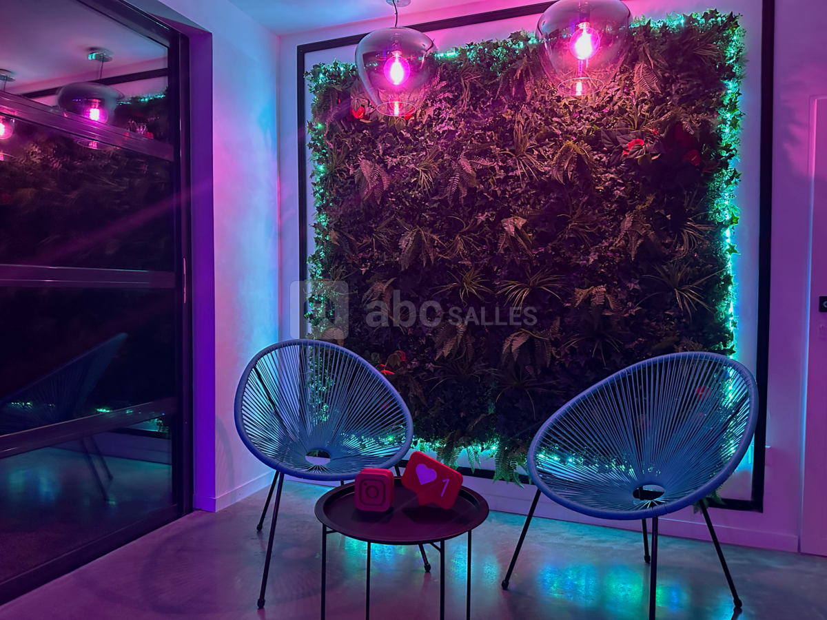 Décoration mur végétal personnalisable / instagramable de nuit