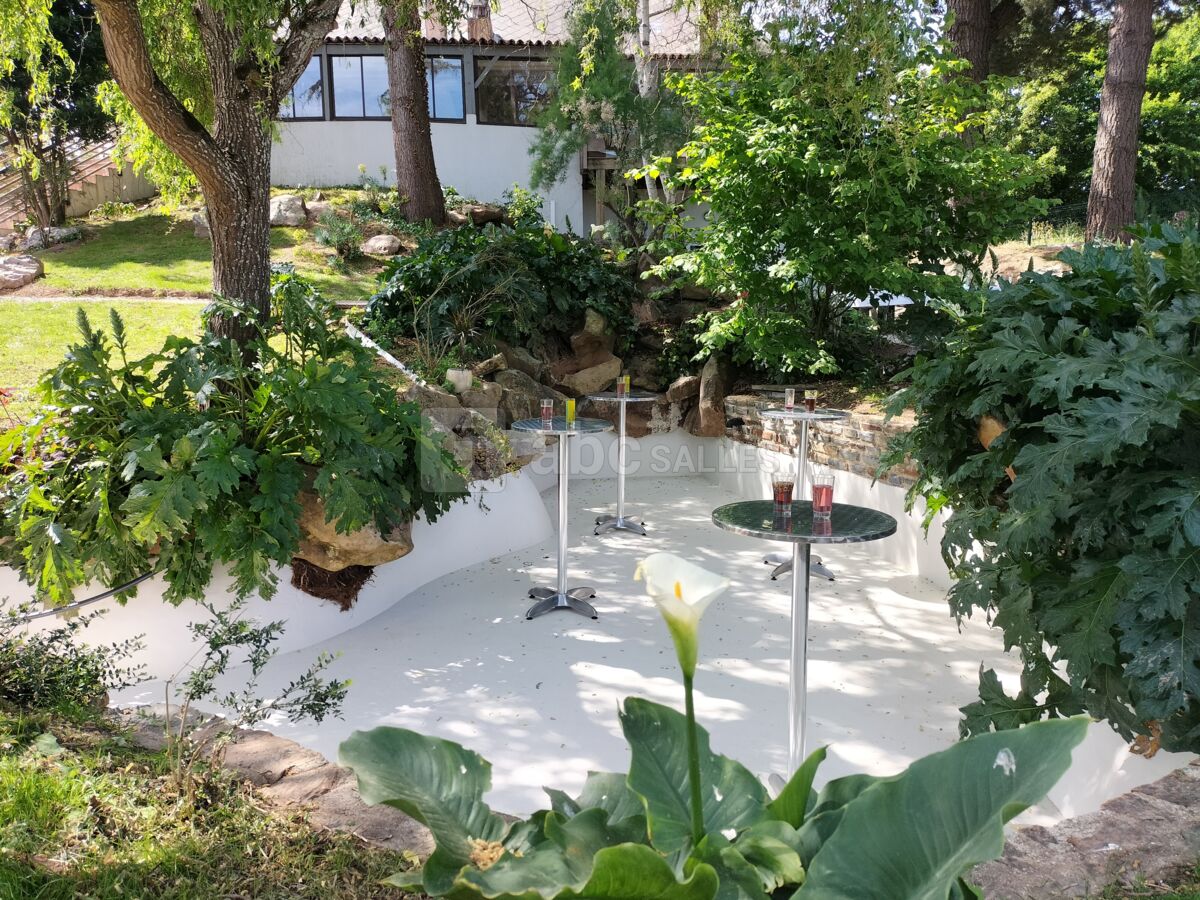 Terrasse dans le parc
