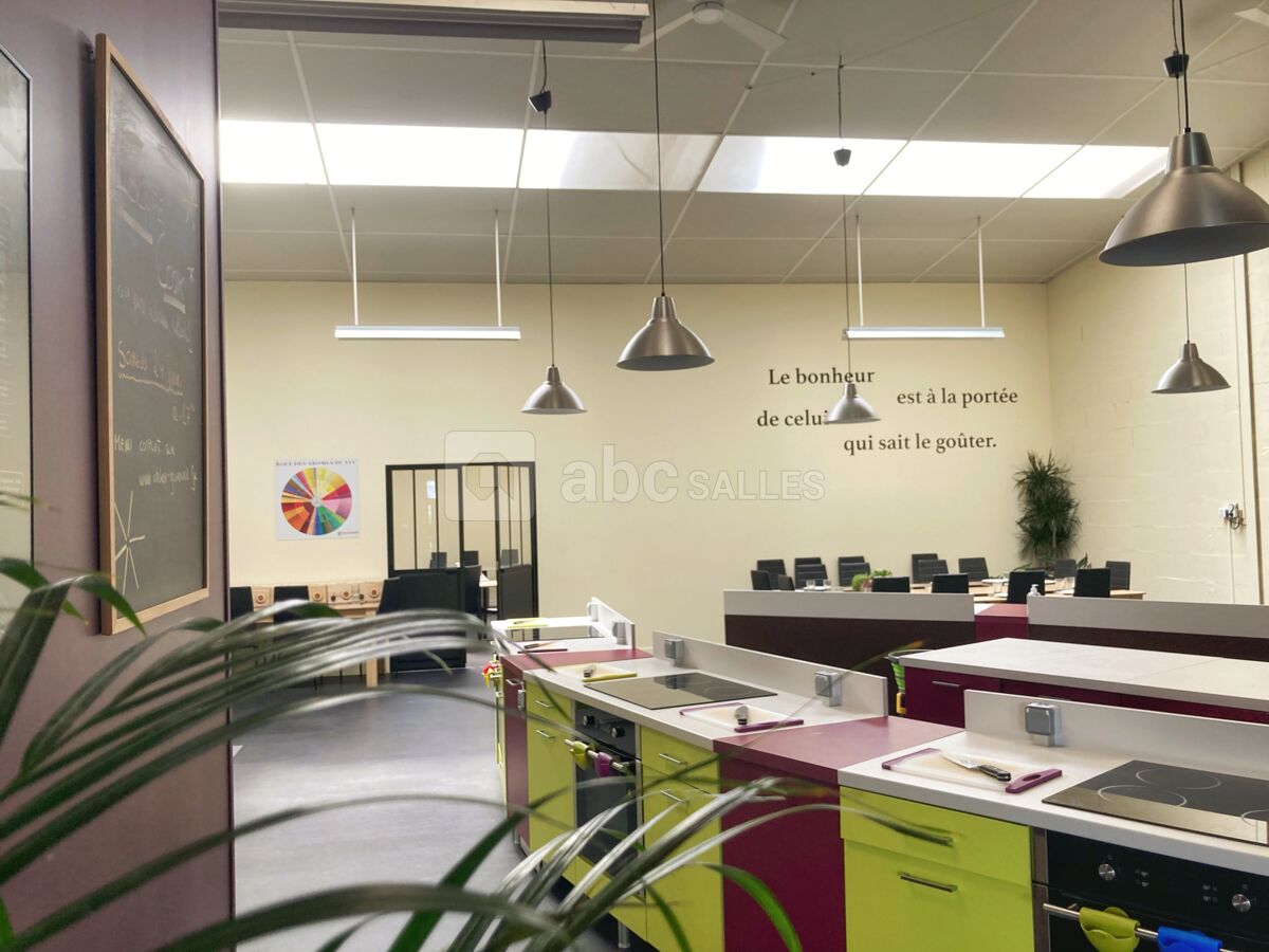 Vue sur Espace cuisine, dégustation et salle de réunion