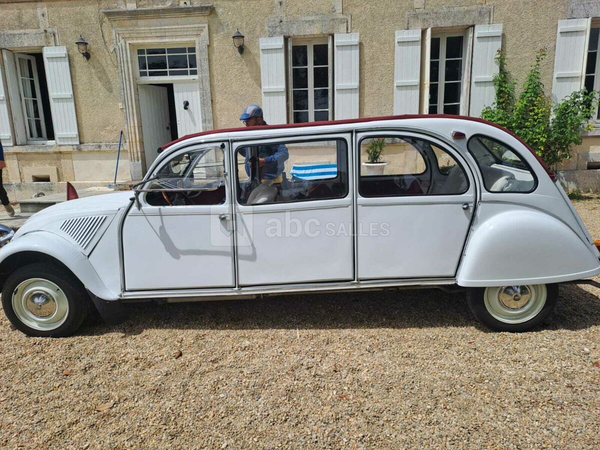 Voiture deux chevaux