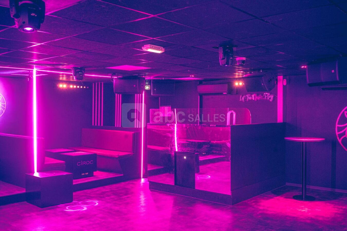 Queen Residential Club