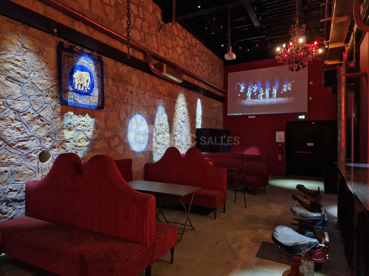 Salle de réception - vidéoprojecteur sur grand écran
