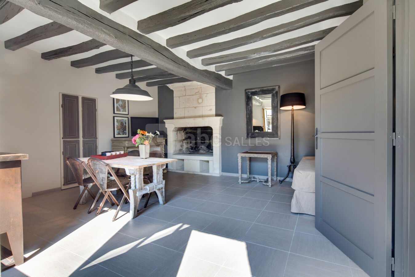 Supérieur 1 - Cour pavé