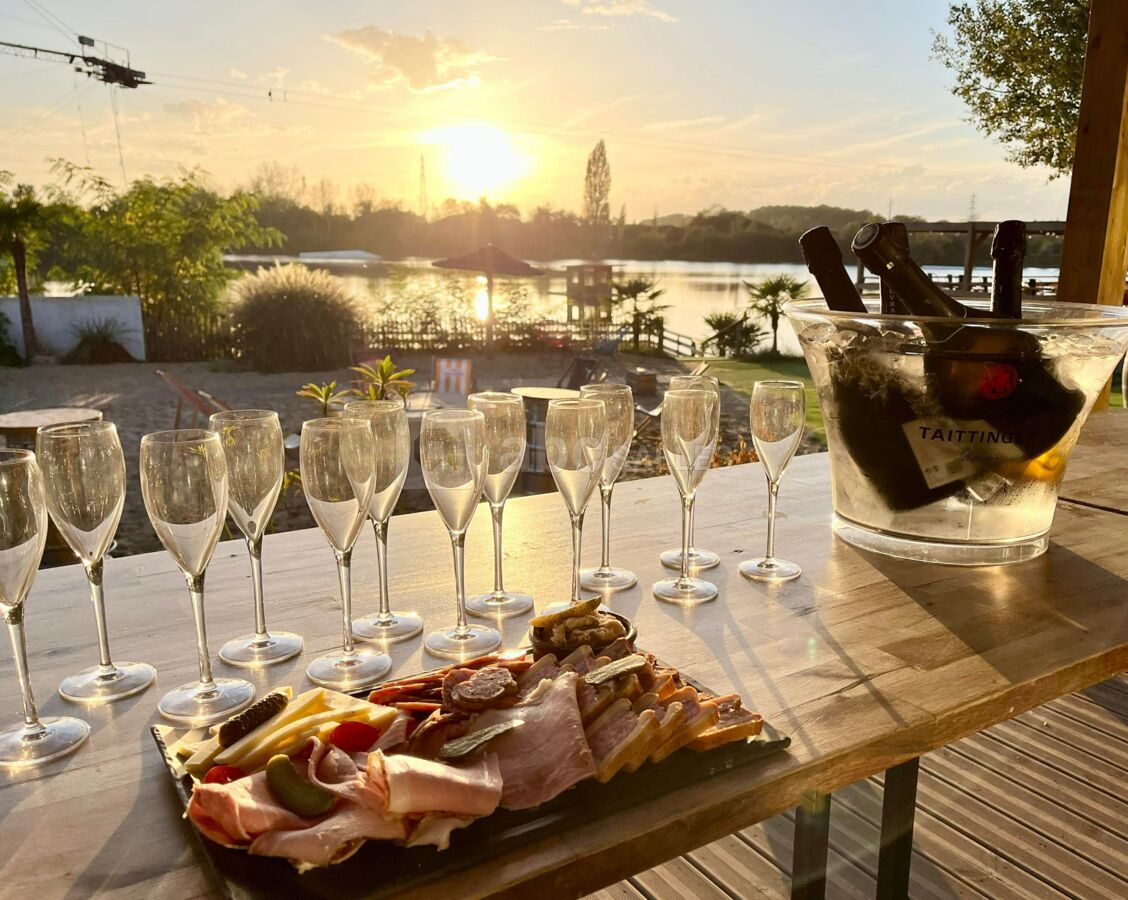 Apéritif au bord du lac
