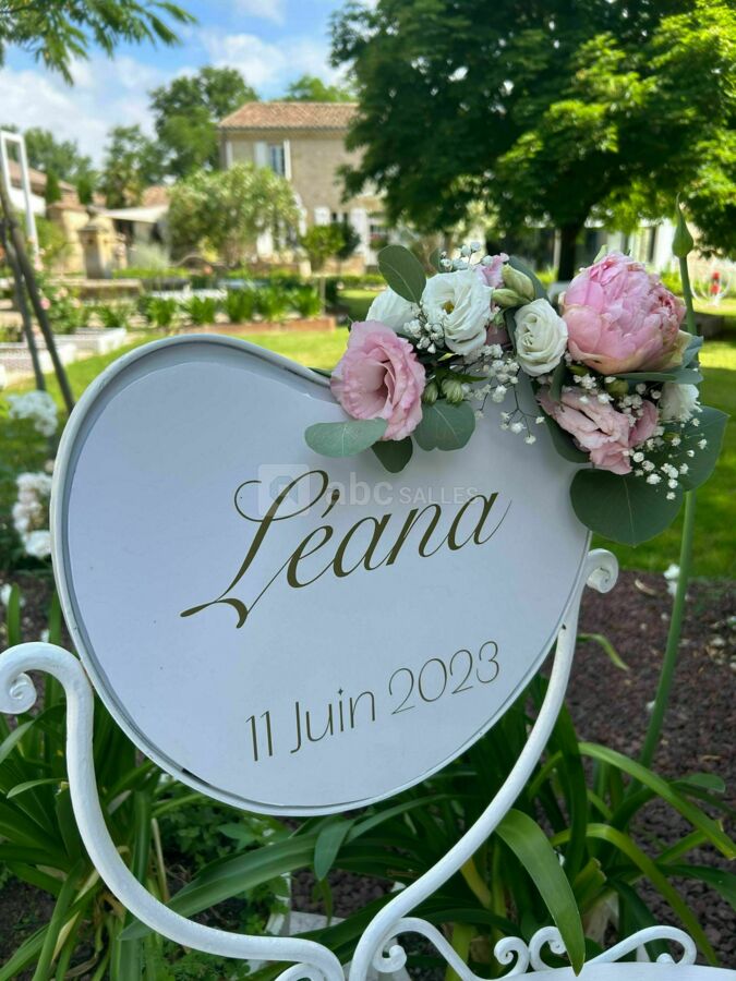 Au mois de Juin 2023 nous avons eu le plaisir d'accueillir Léana et sa famille à l'occasion de sa communion, une jolie journée à l'ombre des grands arbres.