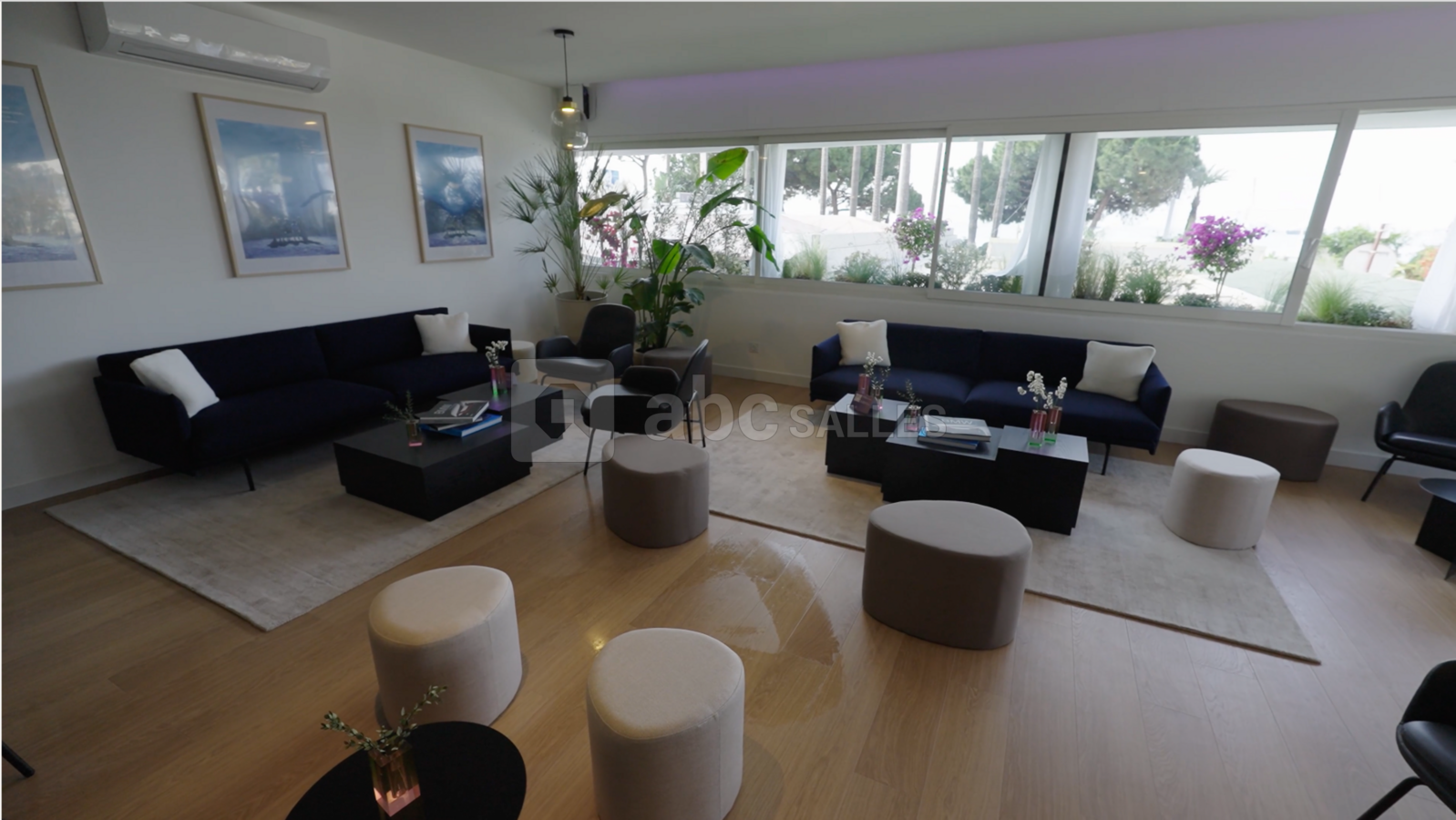 Configuration corporate sur-mesure (espace lounge)