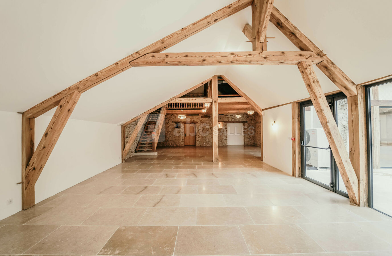 Salle 1 - La Ferme - Entrée et Vestiaire