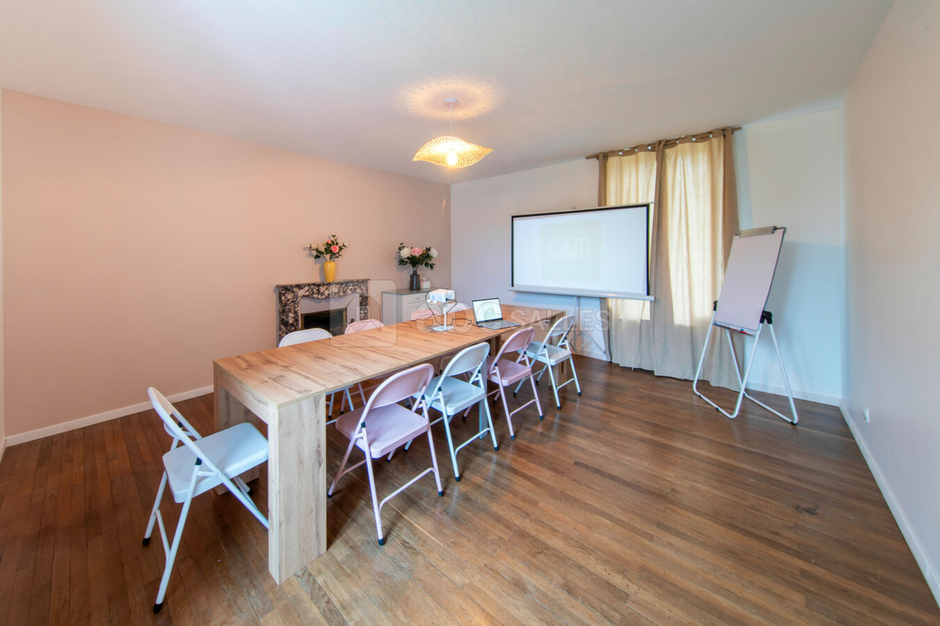 Configuration réunion pour 9 personnes