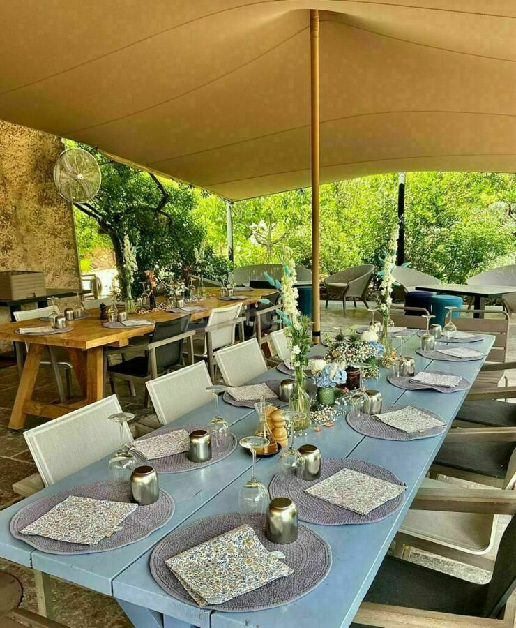 Terrasse dy=u bar à vins